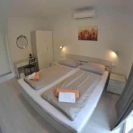 Appartement Nina Rab Town