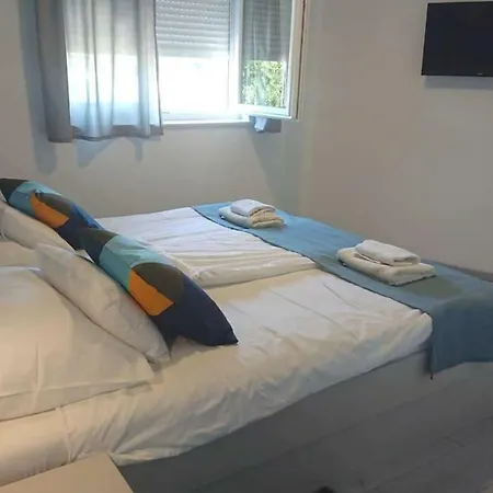 Nina * Rab Town