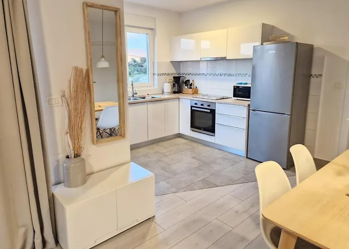 Nina Apartament Rab Town
