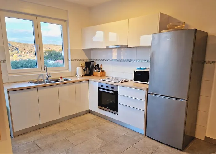 Nina Apartament *